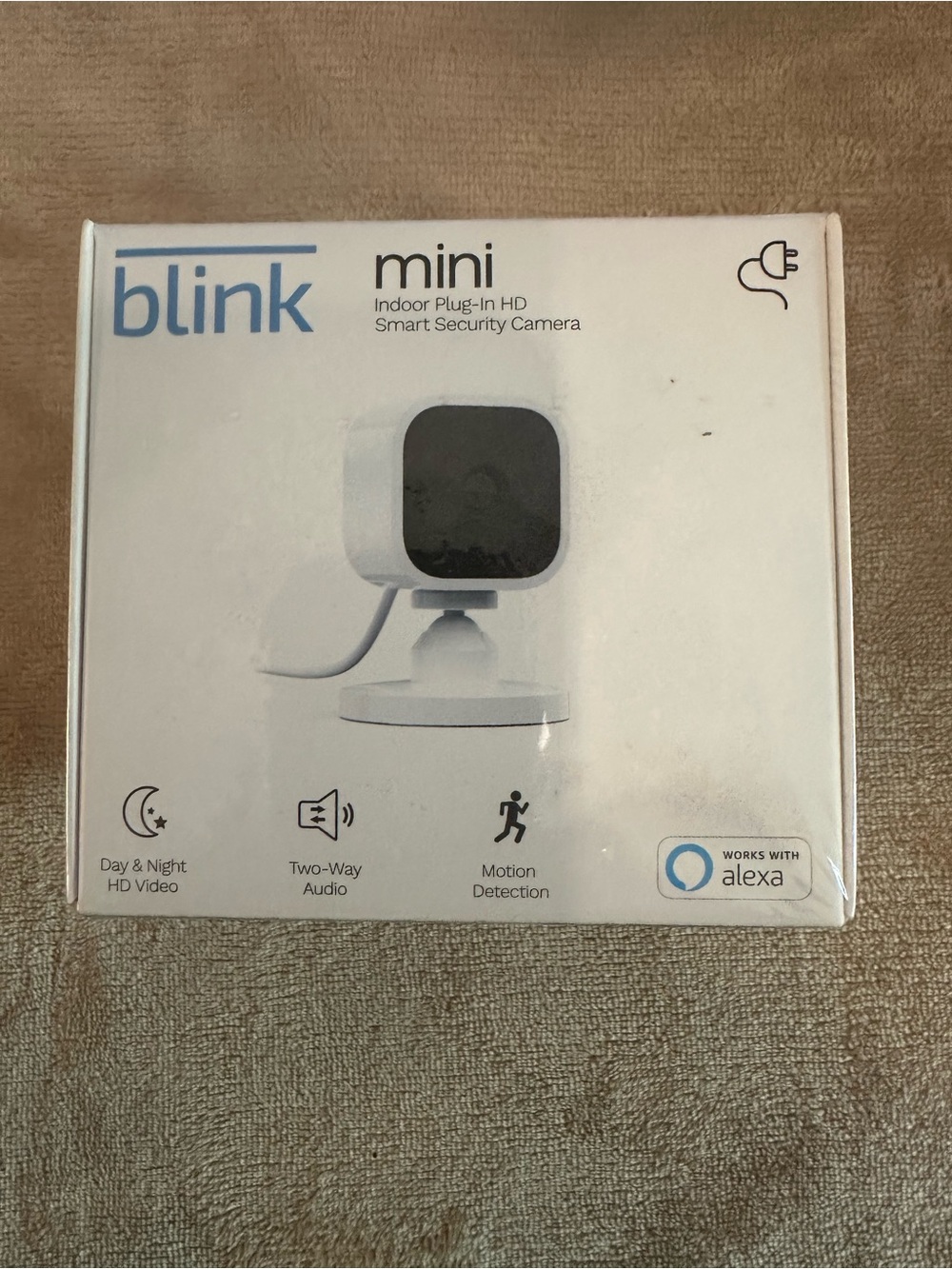 Blink Mini Indoor Plug-In HD Smart Security Camera - White